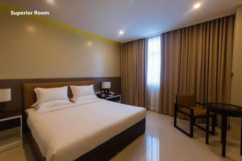 Iloilo Gateway Hotel And Suites Pavia Dış mekan fotoğraf
