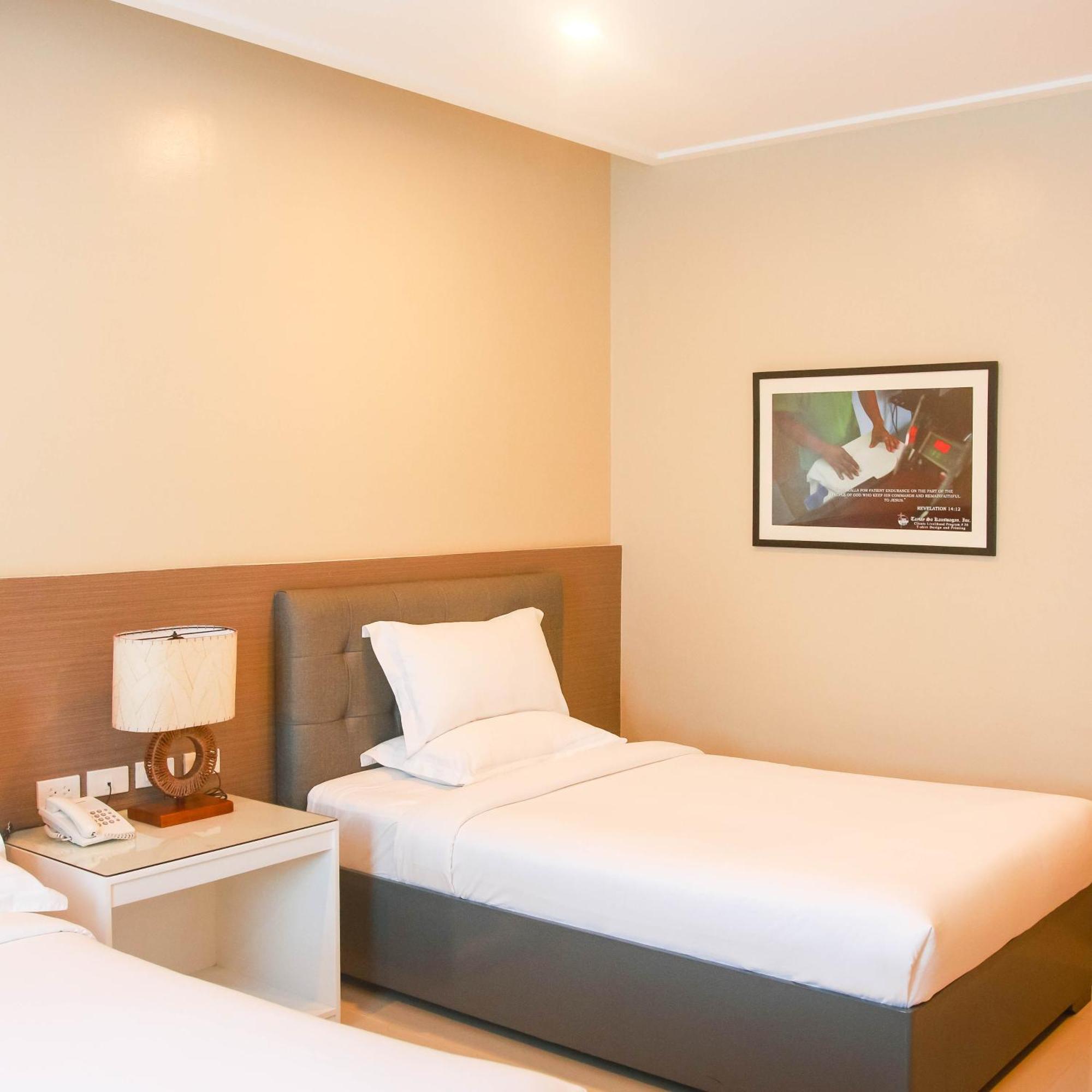 Iloilo Gateway Hotel And Suites Pavia Dış mekan fotoğraf