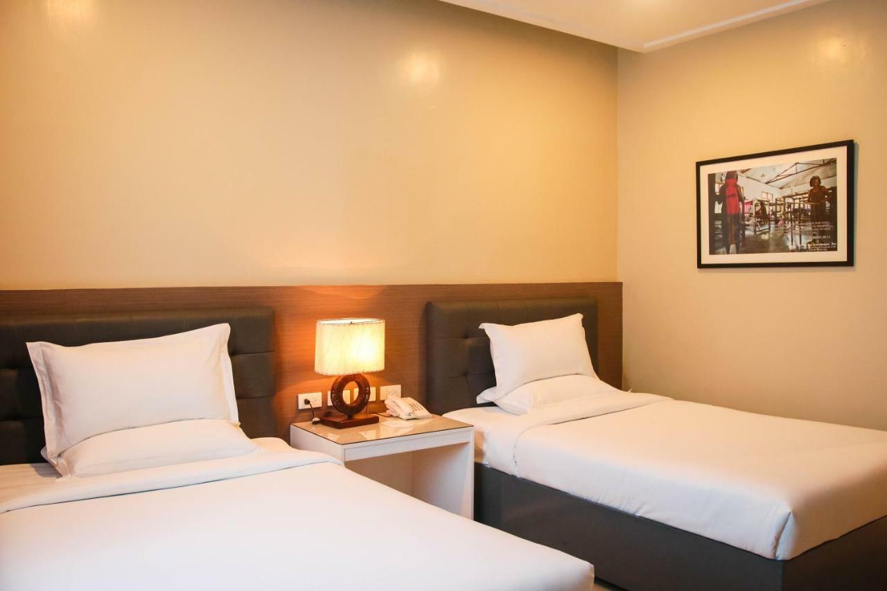 Iloilo Gateway Hotel And Suites Pavia Dış mekan fotoğraf